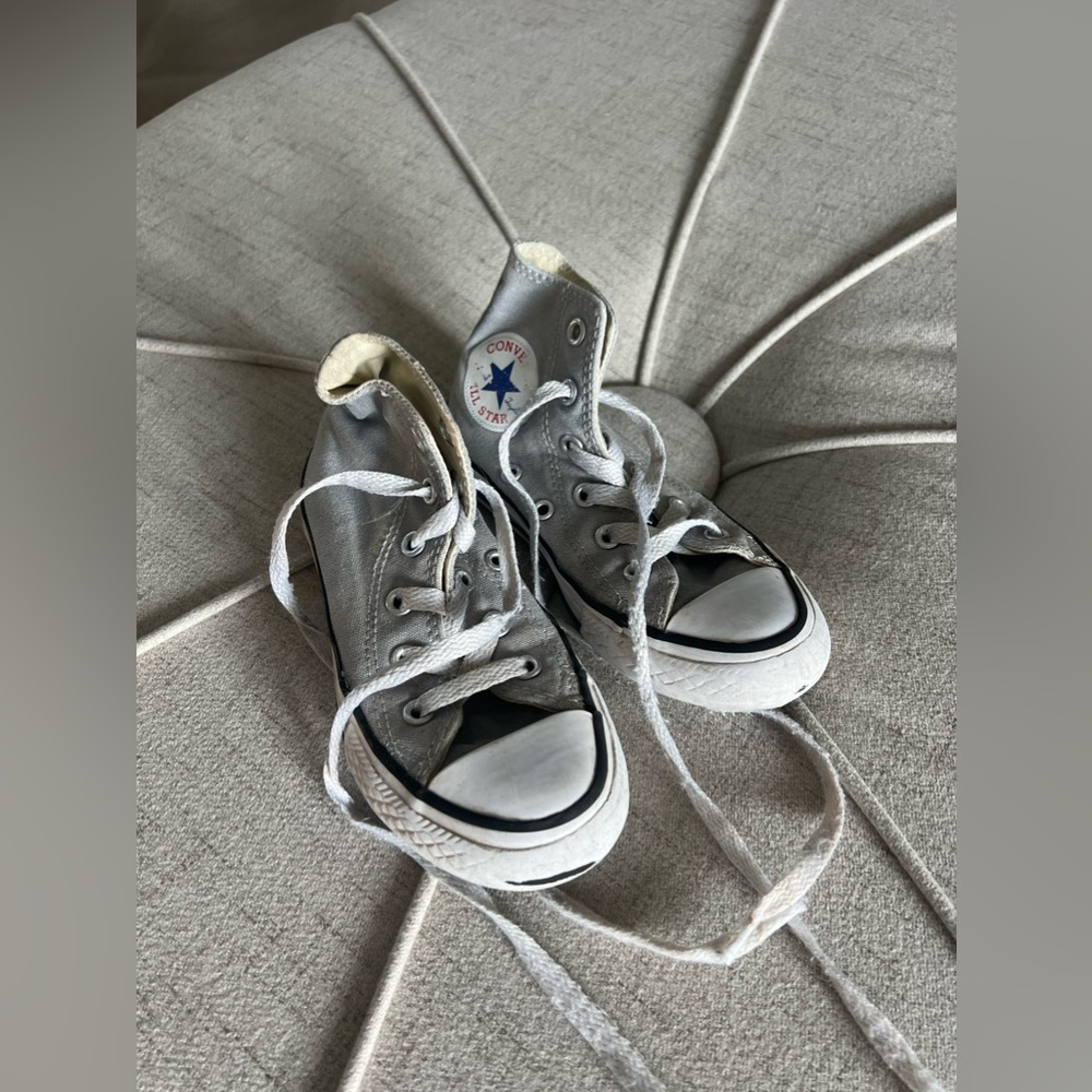 Converse tennis shoes